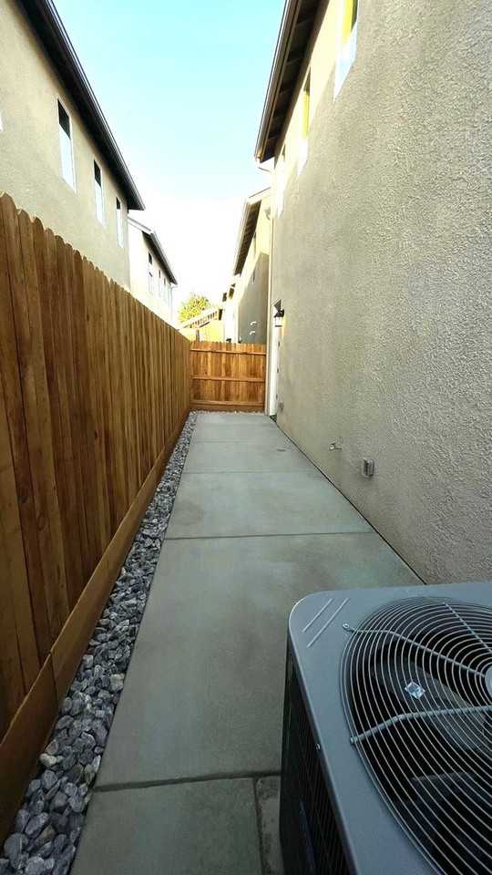 360 Shafer Ave - Photo 6 of 19