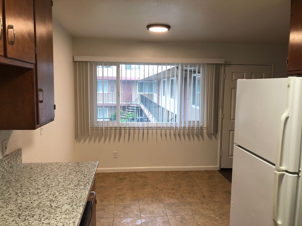 Plaza Garden Apartments - Photo 7 of 24