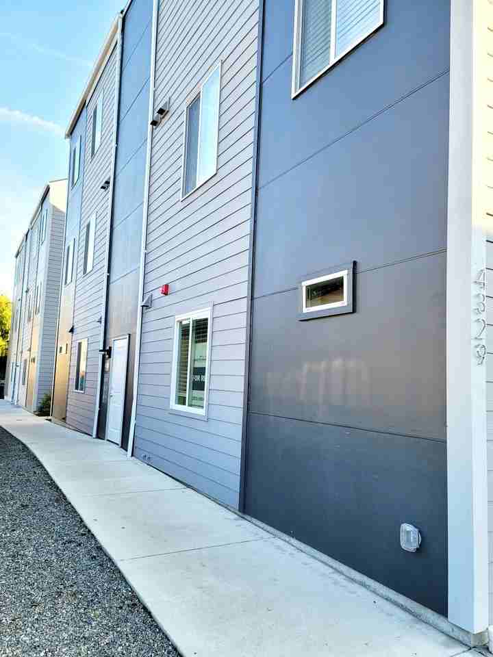 CEDAR 12 - Photo 3 of 7