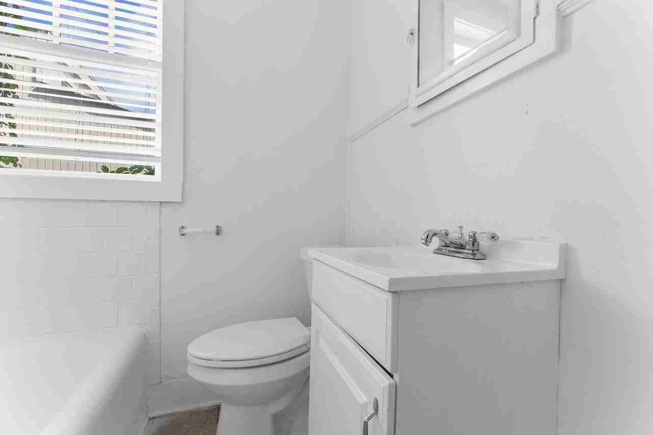 Chateau Avalon - Photo 3 of 50