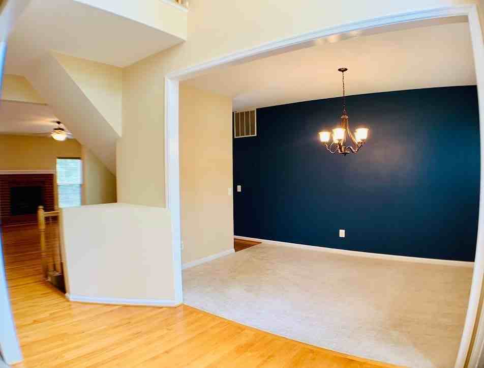 21 Warwick Way - Photo 4 of 44