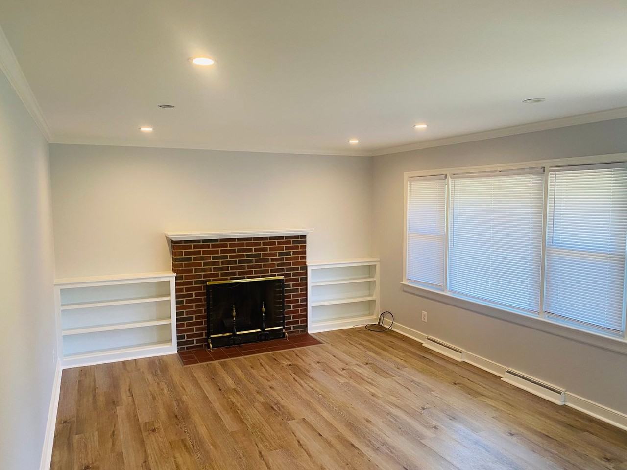 856 Churchill Dr - Photo 3 of 6