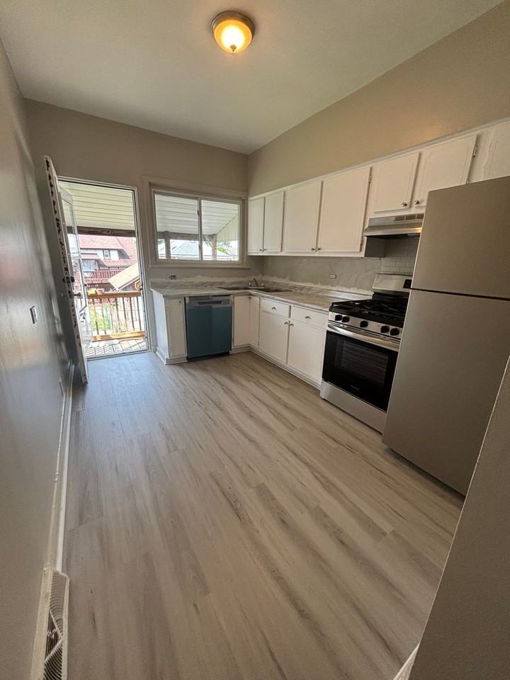 1489 Park Blvd - Photo 2 of 13