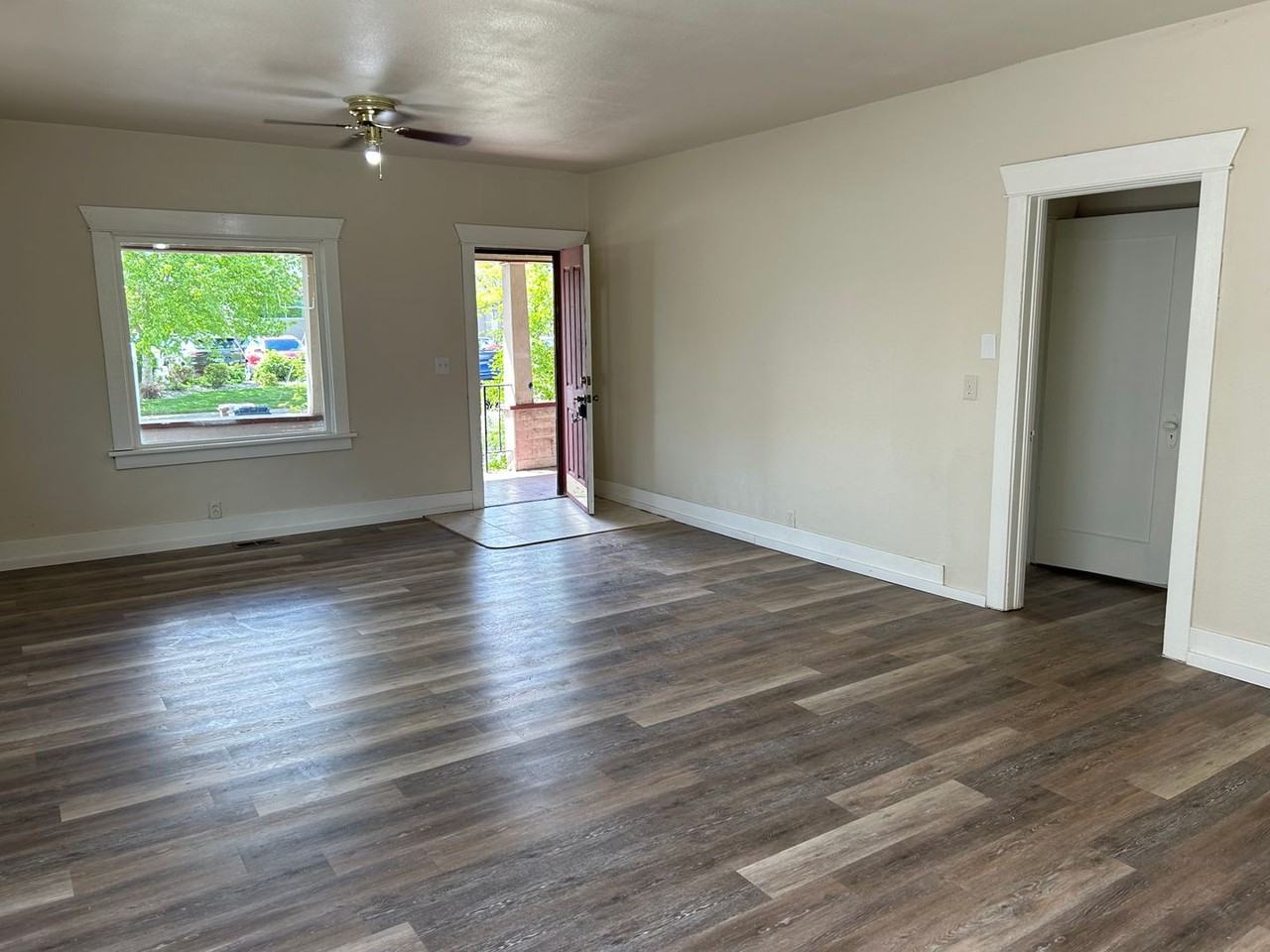 4708 N Lee St - Photo 2 of 7