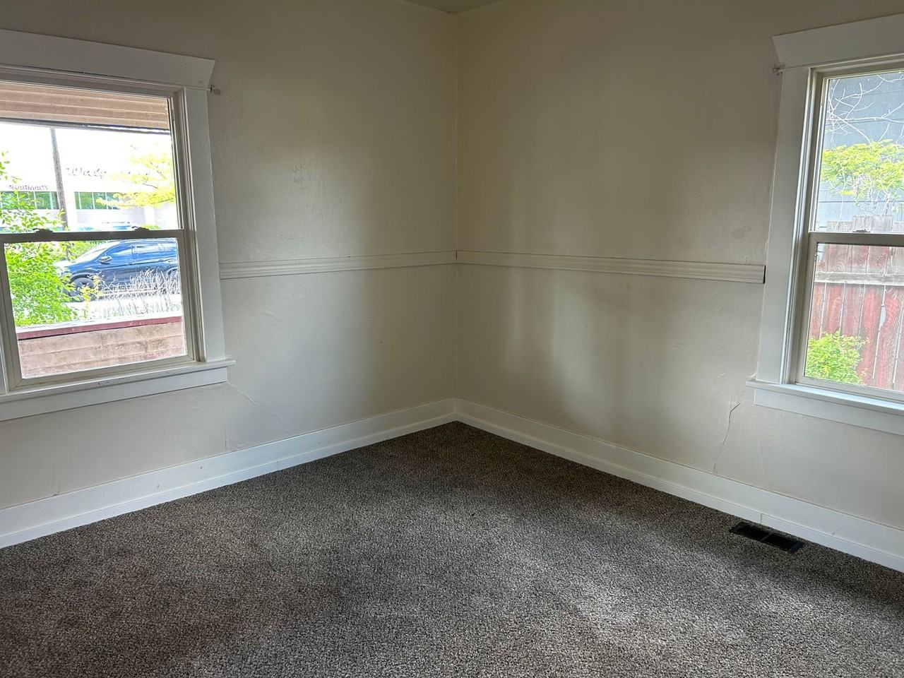 4708 N Lee St - Photo 7 of 7