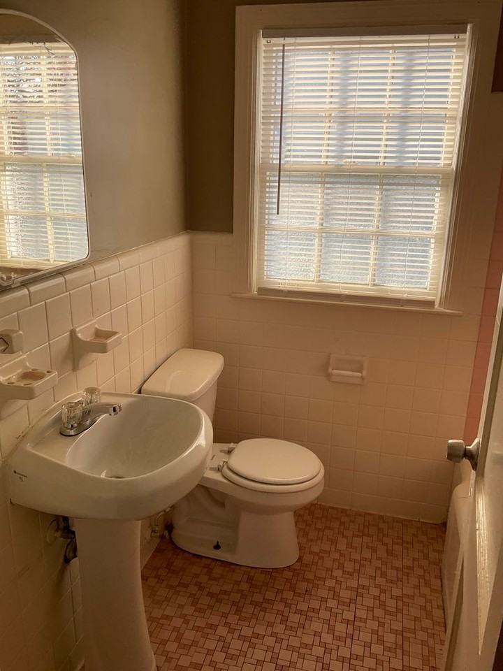 920 47th Street - Photo 6 of 11