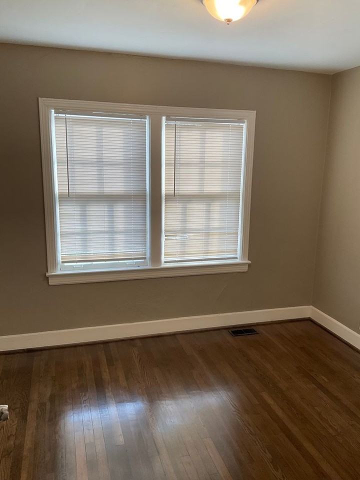 920 47th Street - Photo 7 of 11