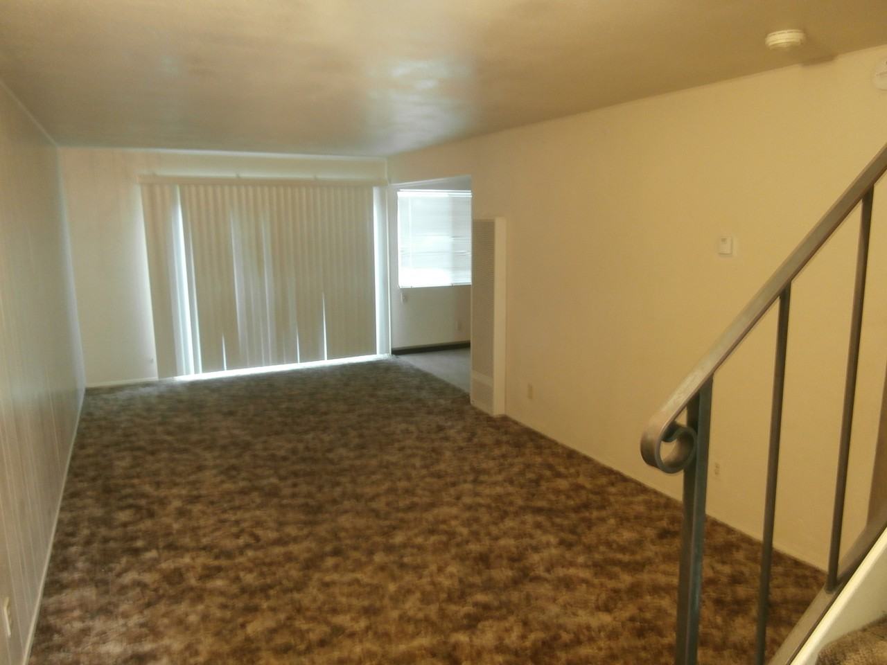 239 Sunnyhills Dr - Photo 4 of 16