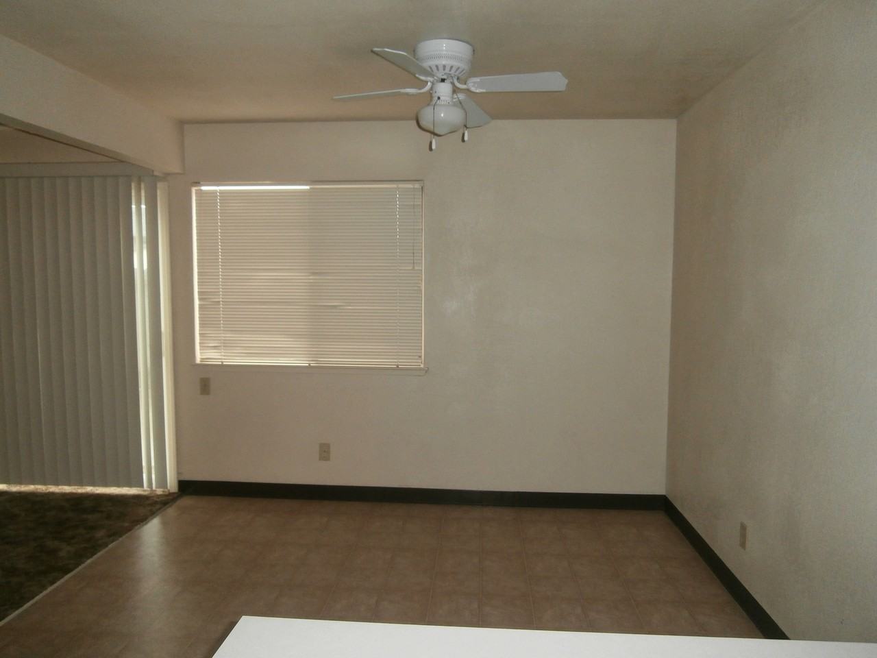 239 Sunnyhills Dr - Photo 7 of 16