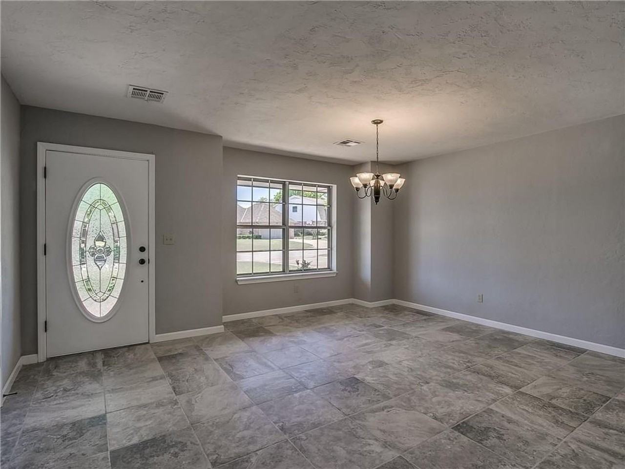 2325 Nw 119th St - Photo 3 of 37