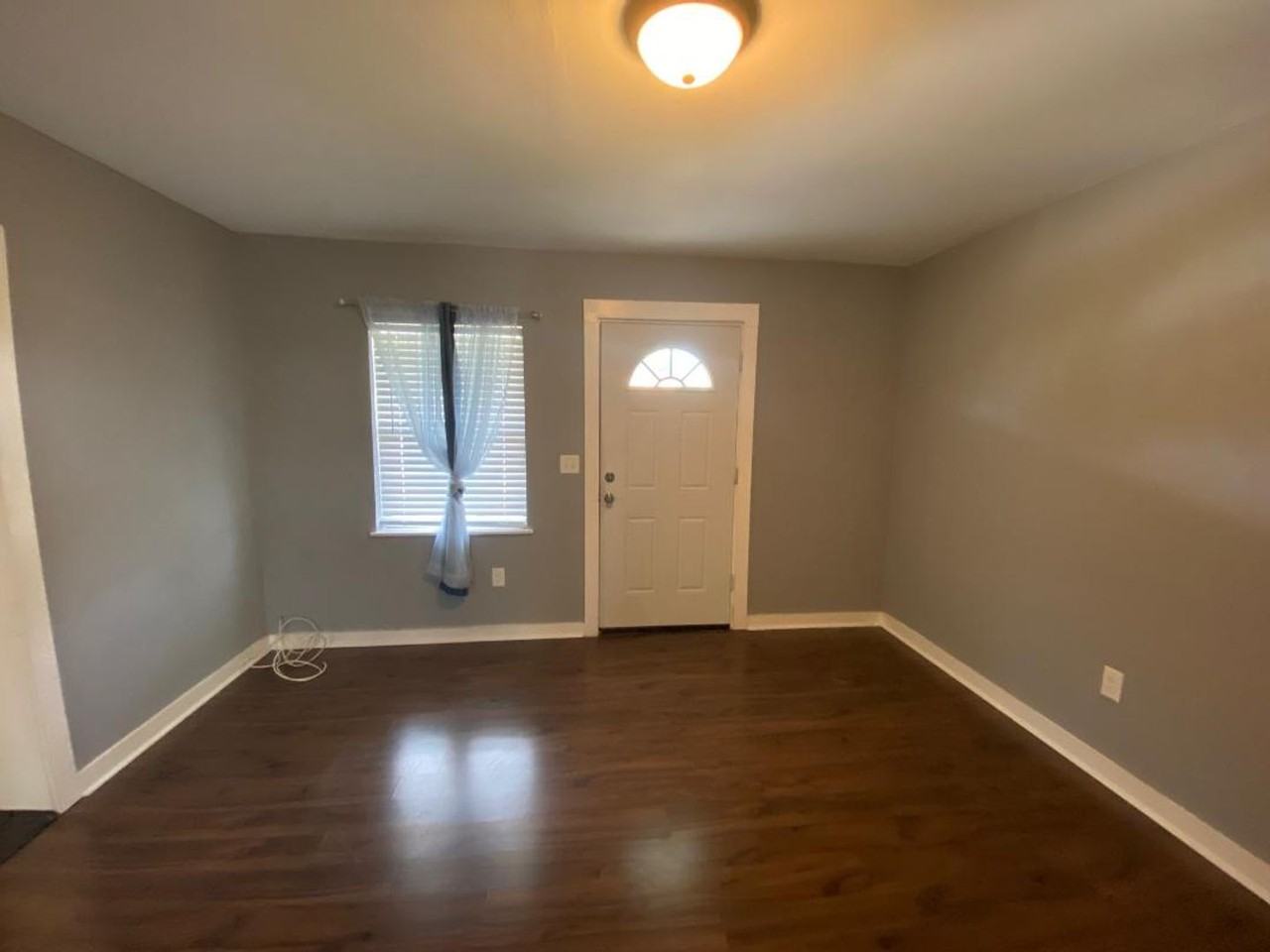 707 Satsuma Ave - Photo 3 of 13