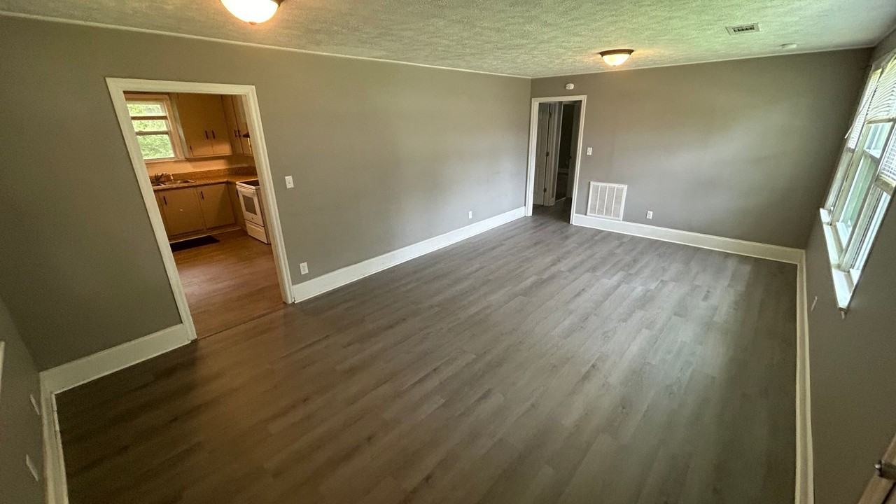 619 Hibner St - Photo 3 of 15