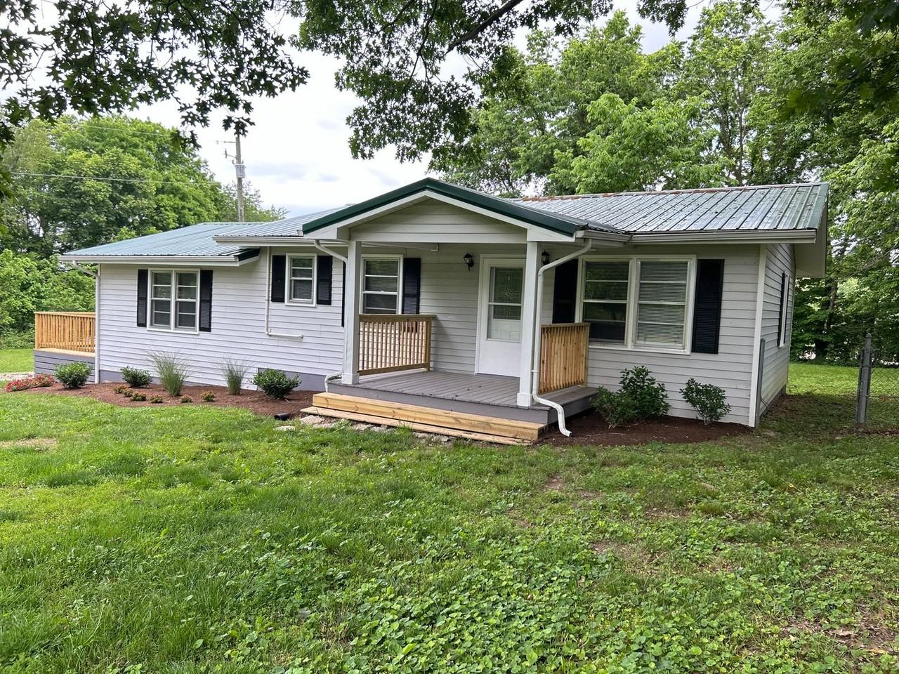 1380 Cummins Ferry Rd - Photo 2 of 18