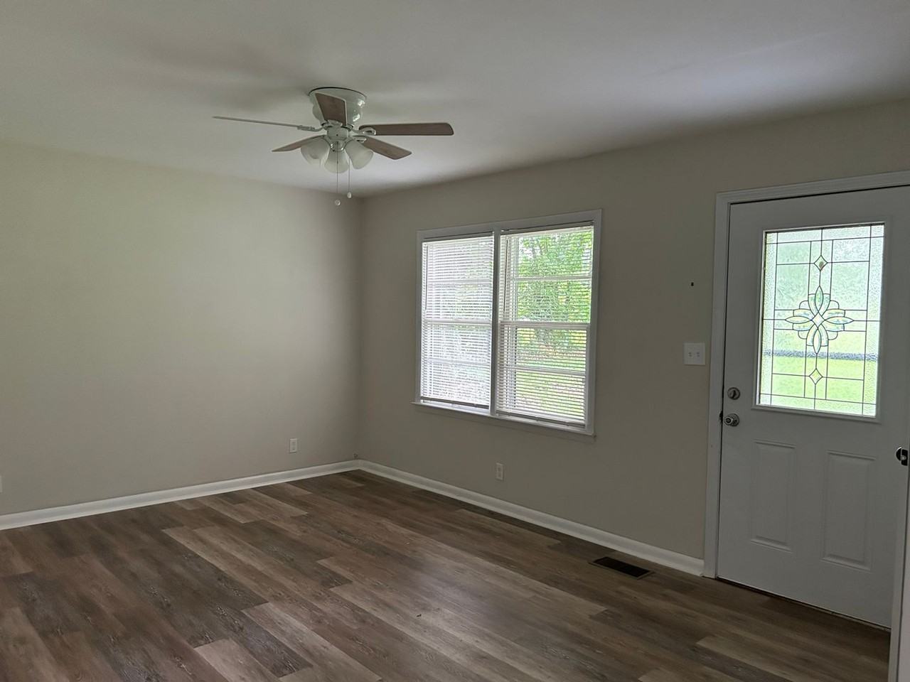 1380 Cummins Ferry Rd - Photo 6 of 22