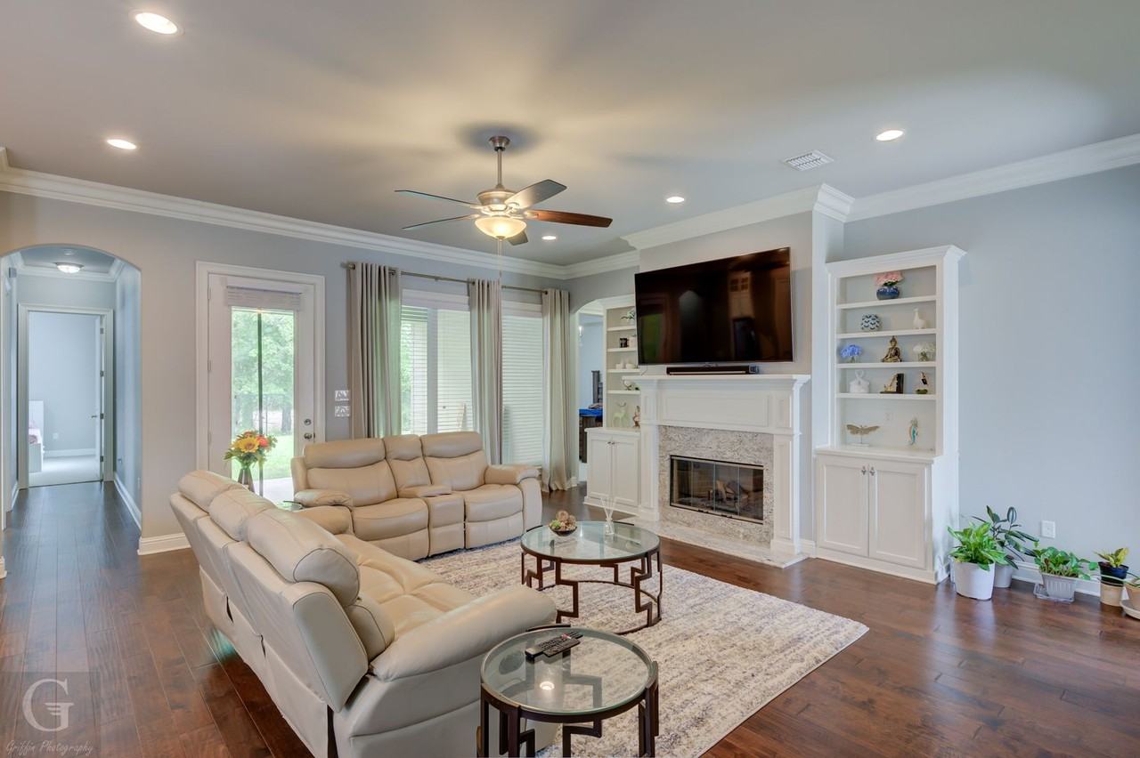 807 Saint Roch Ave - Photo 4 of 19