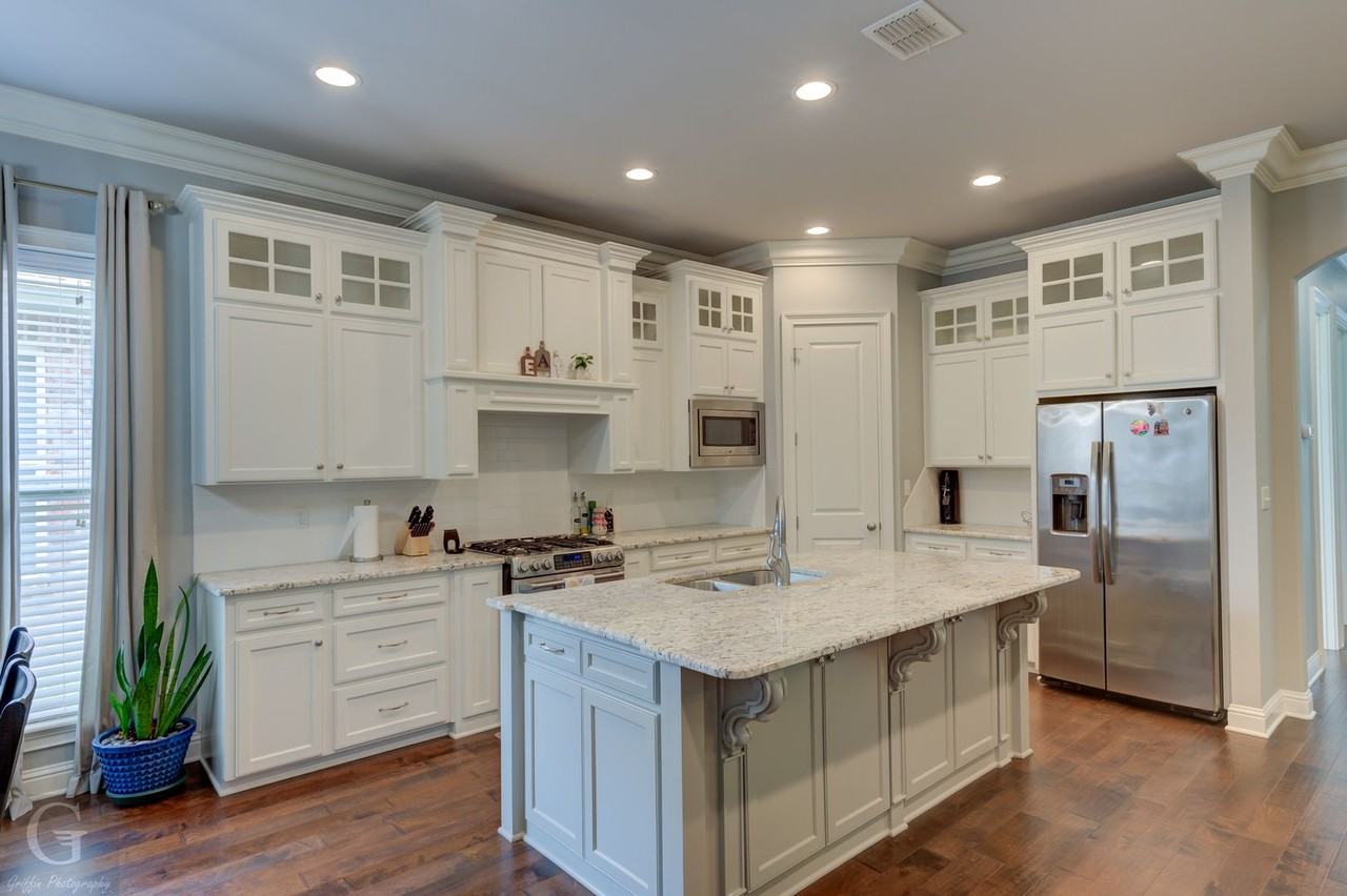 807 Saint Roch Ave - Photo 6 of 19