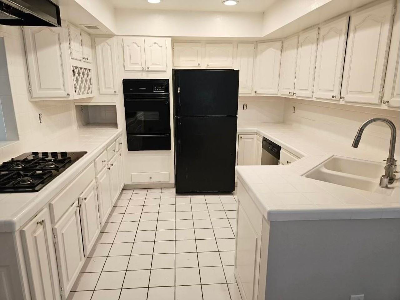 19648 Crystal Springs Ct - Photo 2 of 13