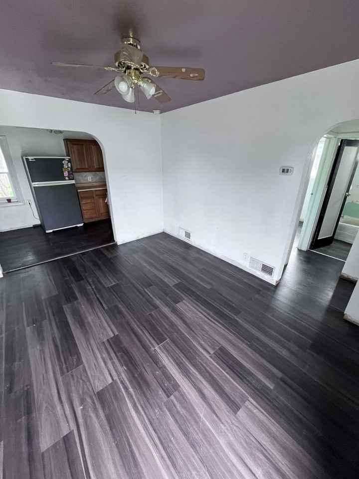 436 12th Ave N - Photo 2 of 20