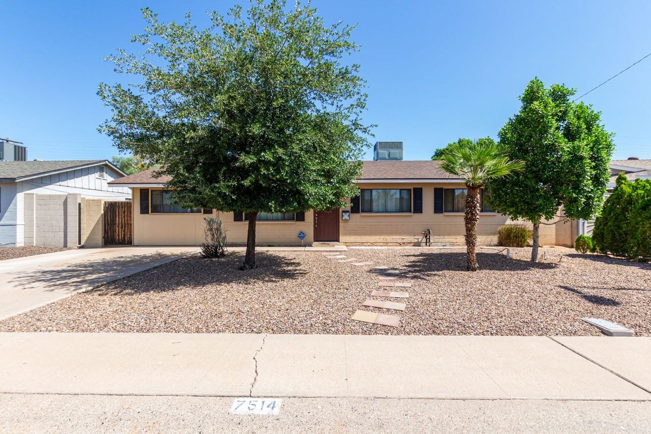 7514 E Moreland St - Photo 2 of 28