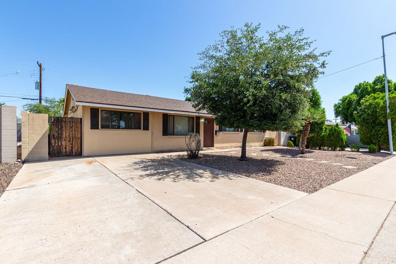 7514 E Moreland St - Photo 3 of 28