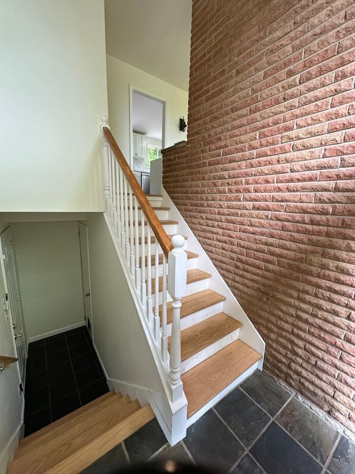 9517 17th Ave Ne - Photo 3 of 41