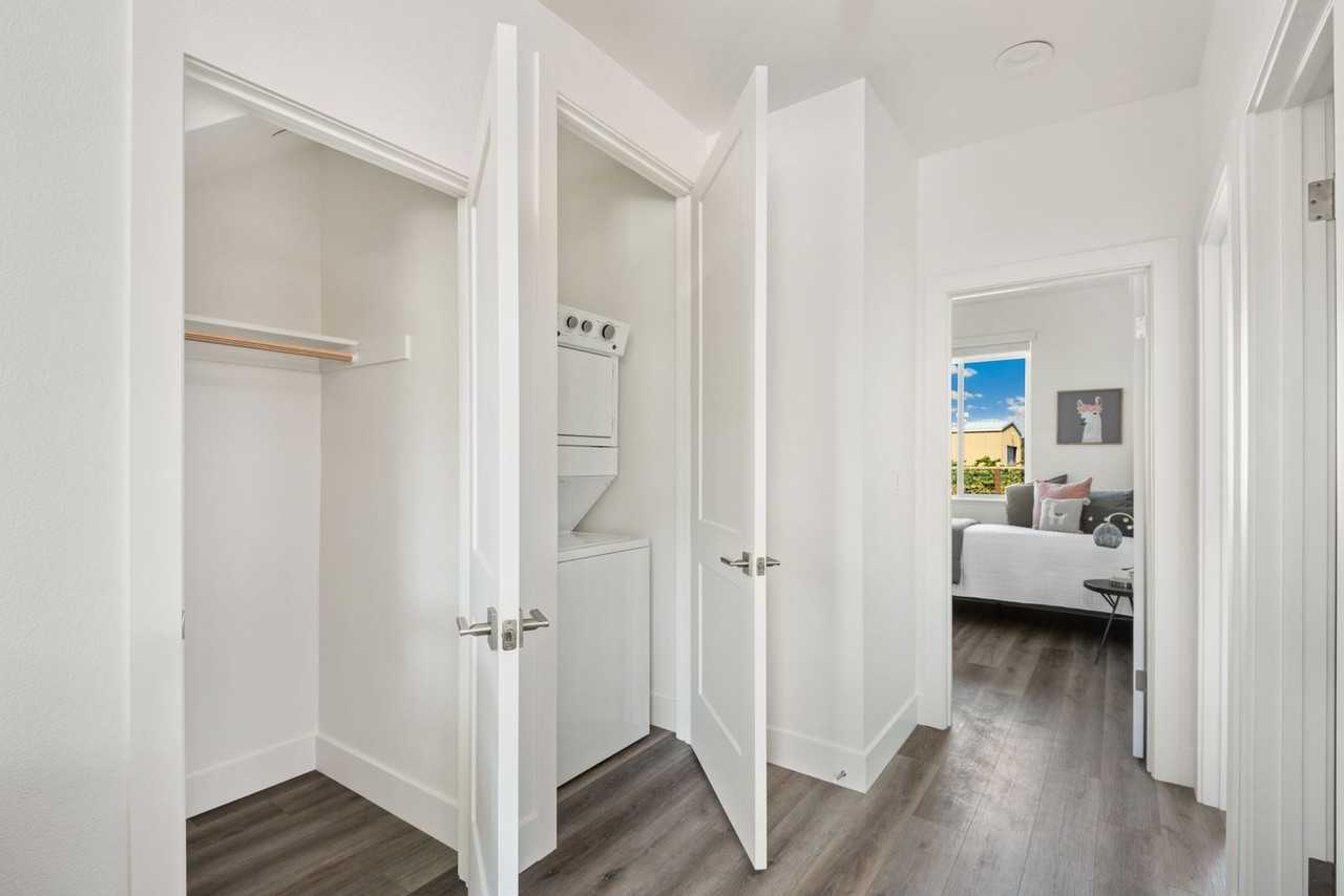 2077 Dennis Ln - Photo 6 of 8