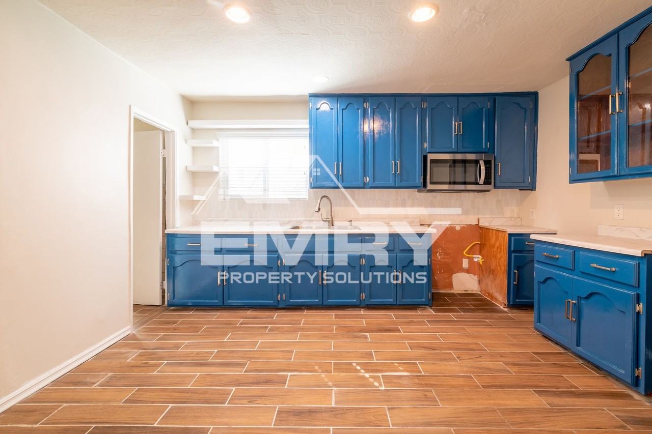 1125 S Evergreen Ave, Los Angeles House - Photo 2 of 30