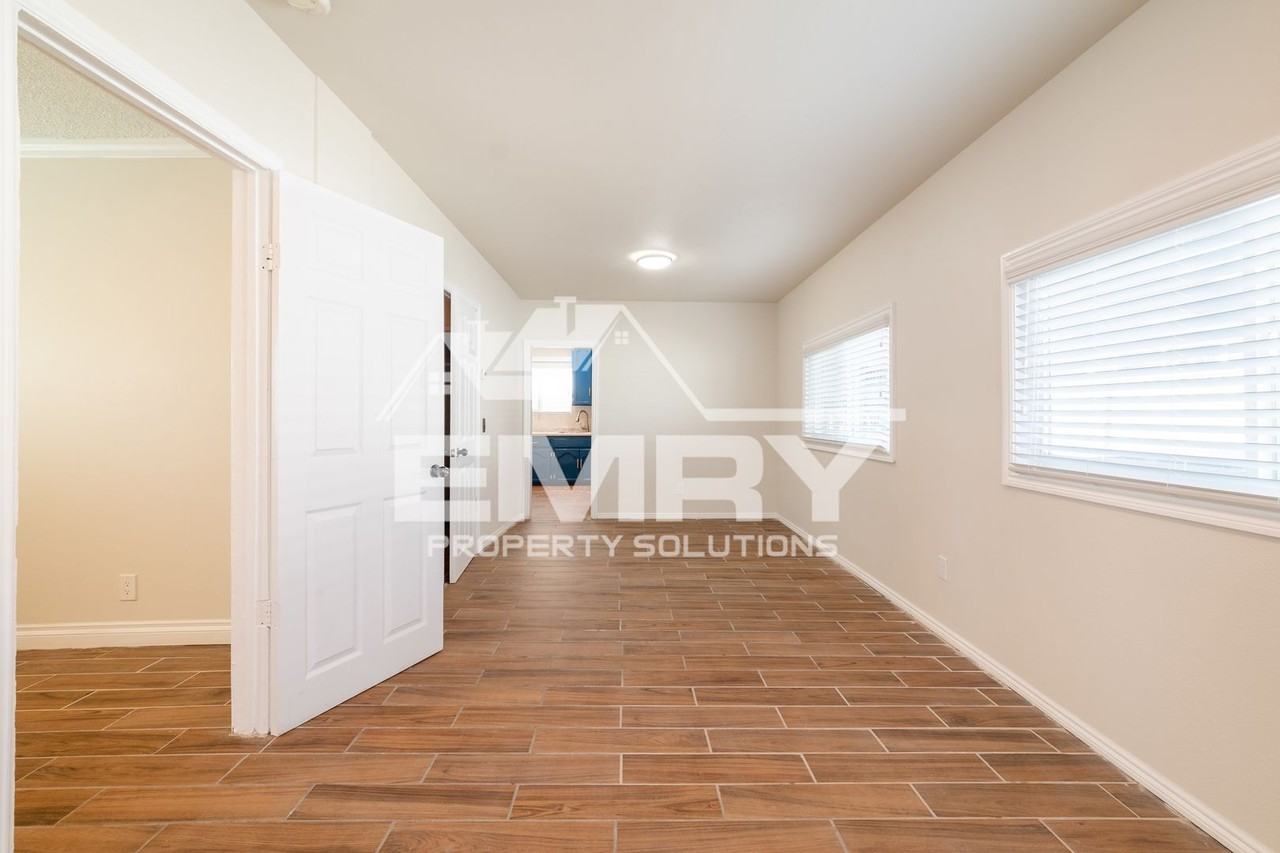 1125 S Evergreen Ave, Los Angeles House - Photo 3 of 30
