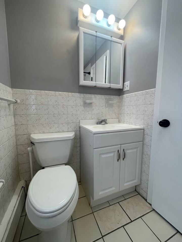 1 Summit St - Photo 3 of 10