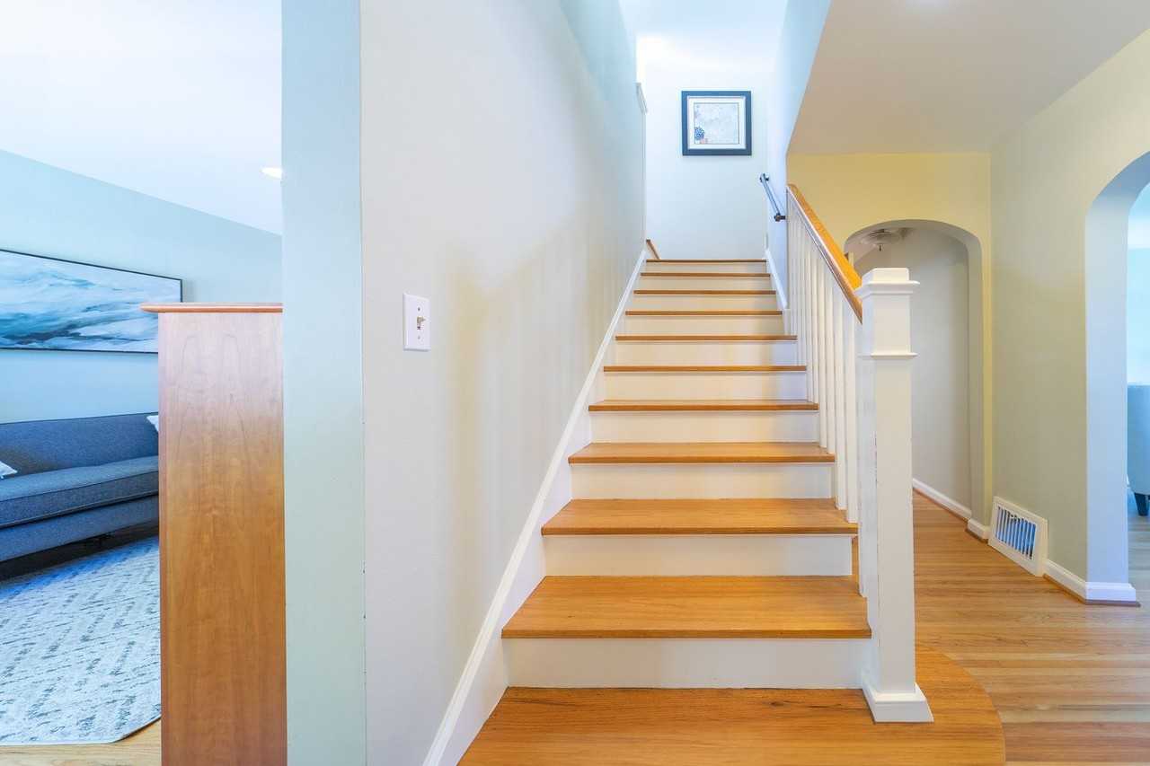 2840 Sw Fern St - Photo 4 of 50