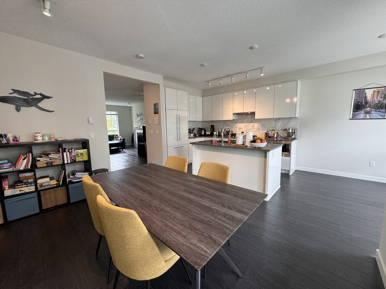 5510 Admiral Way - Photo 2 of 27