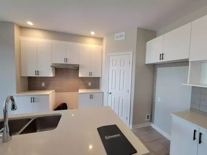 1683 Tenley Dr - Photo 3 of 23