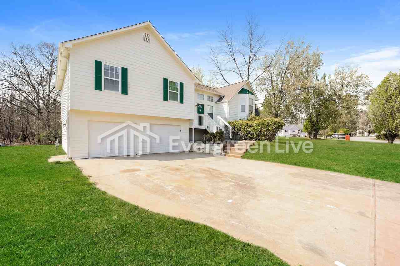 9353 Whaleys Lake Trace - Photo 2 of 22