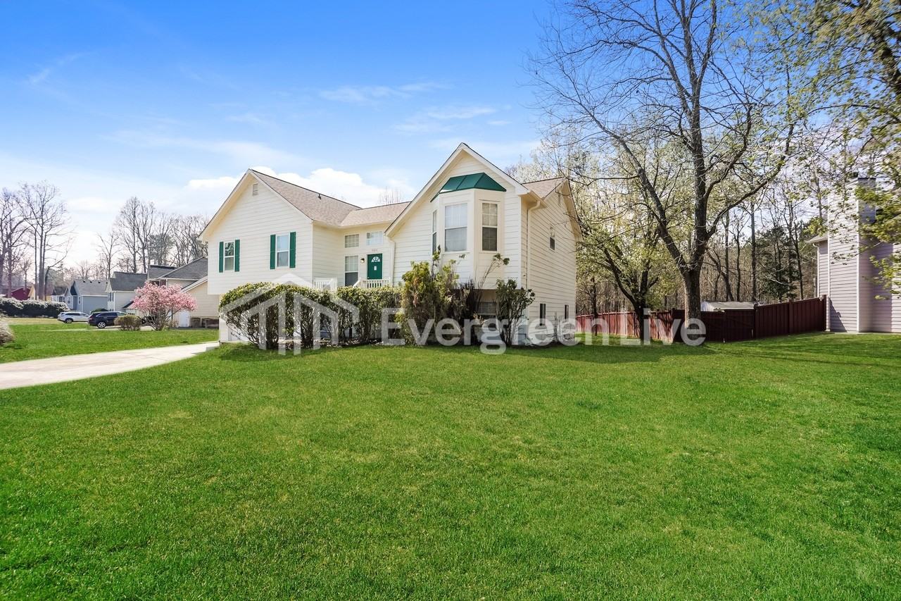 9353 Whaleys Lake Trace - Photo 3 of 22