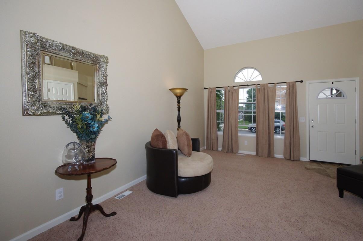 5335 Slickrock Dr - Photo 2 of 20