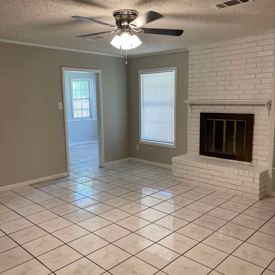 118 Oak Cir - Photo 2 of 13