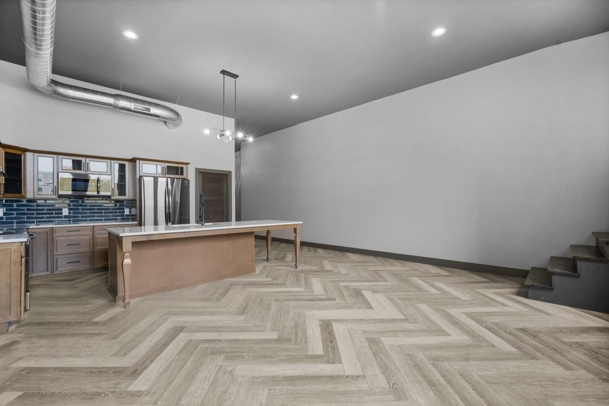 204 1/2 N Main St #1 - Photo 4 of 27