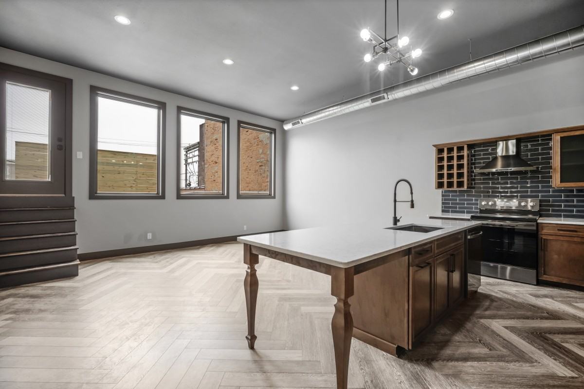 204 1/2 N Main St #1 - Photo 2 of 27