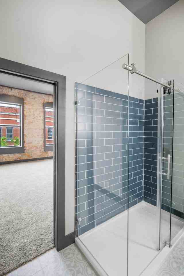 204 1/2 N Main St #1 - Photo 6 of 27