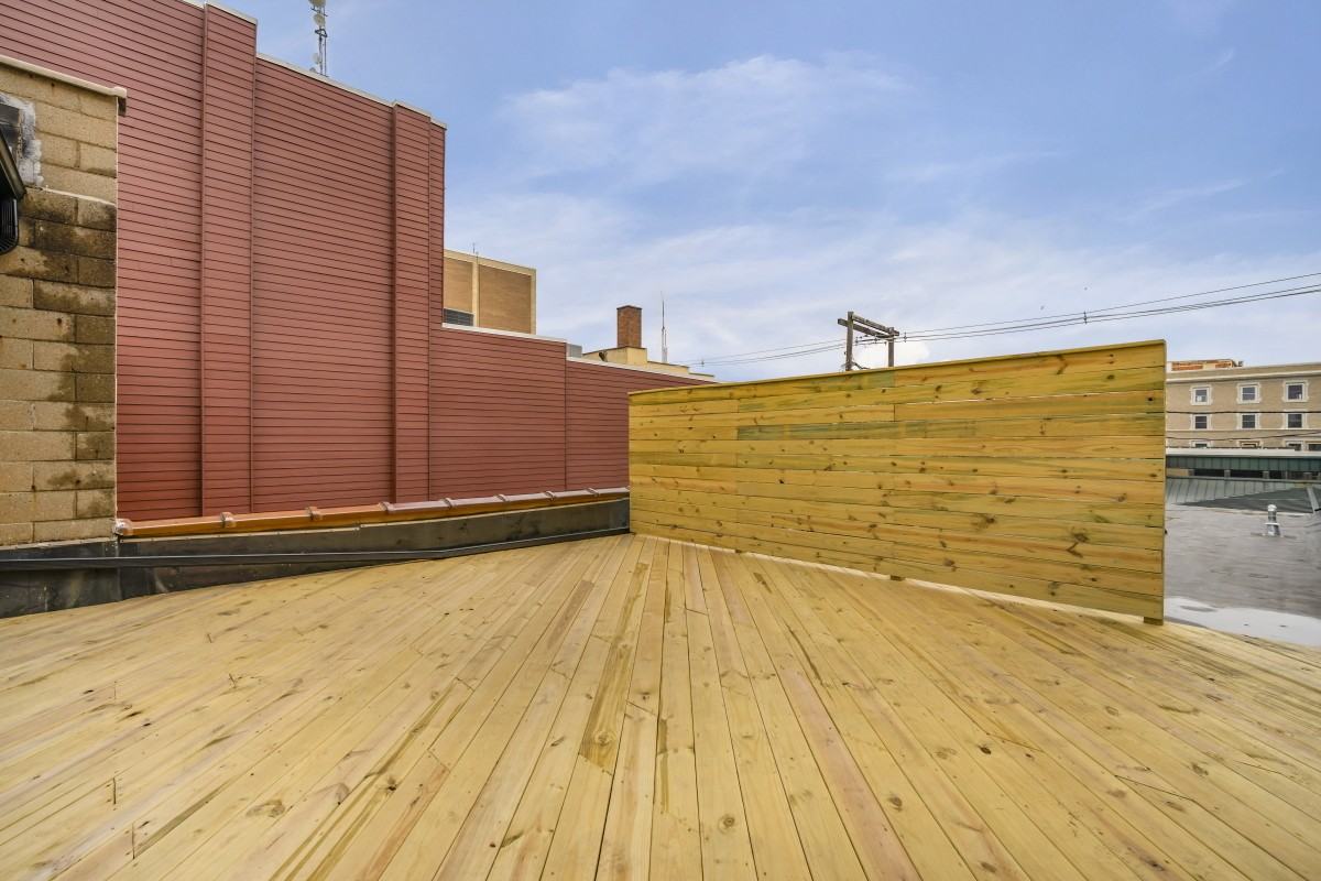 204 1/2 N Main St #1 - Photo 4 of 27