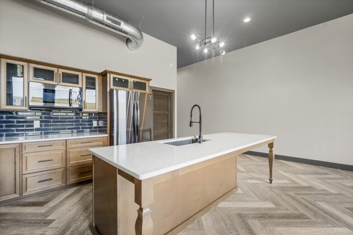 204 1/2 N Main St #1 - Photo 5 of 27