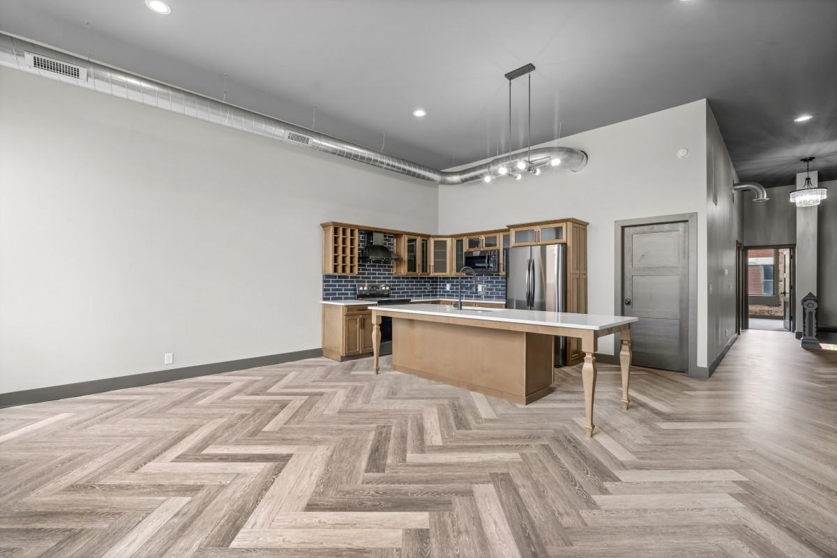 204 1/2 N Main St #1 - Photo 2 of 27