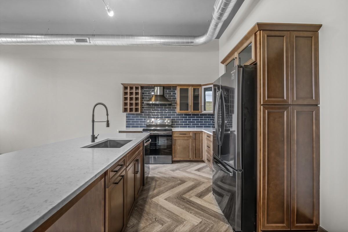 204 1/2 N Main St #1 - Photo 6 of 27