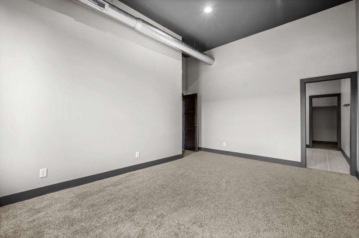 204 1/2 N Main St #1 - Photo 3 of 27