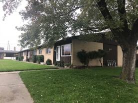 Beautiful single level town house for rent. New flooring and new paint throughout. Fenced Patio, Central Air, Carport. - Photo 1 of 1