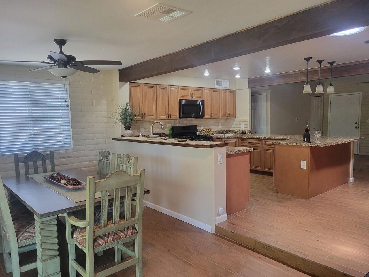 1040 W Calle Concordia - Photo 4 of 13