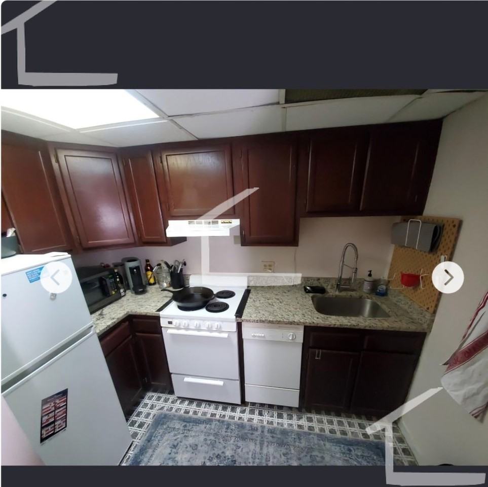 450 Commonwealth Ave - Photo 3 of 4