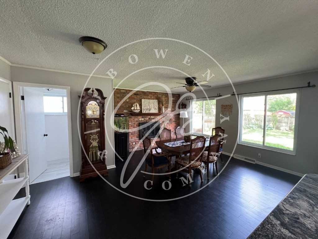 6016 Angleview Dr - Photo 2 of 9