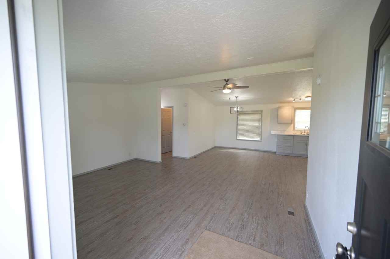 94 Head Gate Rd - Photo 3 of 23