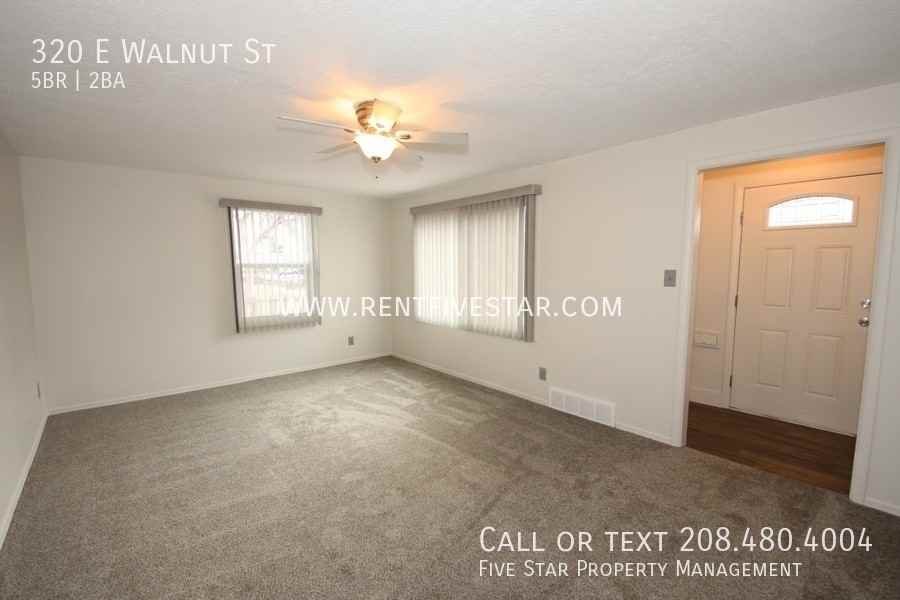 320 E Walnut St - Photo 3 of 12
